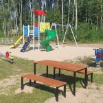 Powiększ zdjęcie Projekt pn. „Utworzenie placu zabaw w miejscowości Antoniówka” współfinansowany w ramach Programu Operacyjnego 