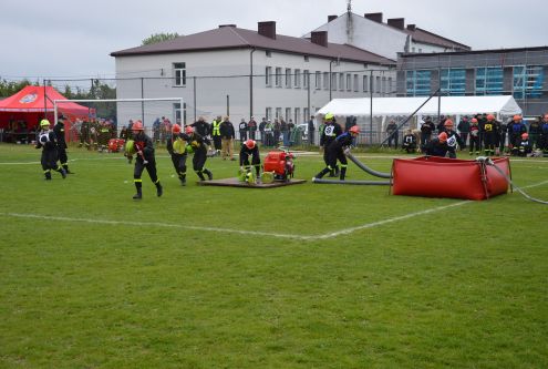 W niedzielę 17 maja br. na boisku sportowym w Niedźwiadzie przeprowadzono Gminne Zawody Sportowo-...