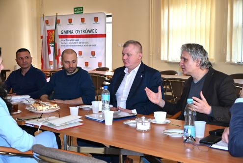 W dniu 17 kwietnia 2026 roku w budynku Urzędu Gminy Ostrówek odbyło się spotkanie konsultacyjne d...